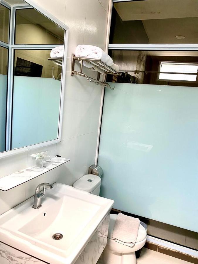 Os Hotel Tanjung Uncang Sagulung Extérieur photo