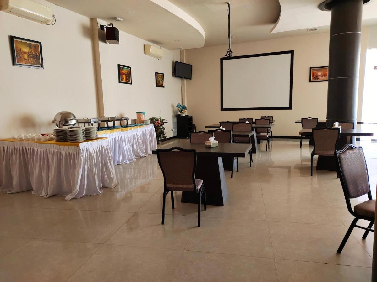 Os Hotel Tanjung Uncang Sagulung Extérieur photo
